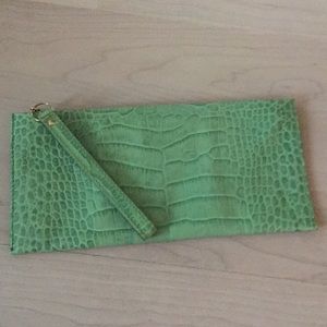 KELLY GREEN Kate Spade wristlet